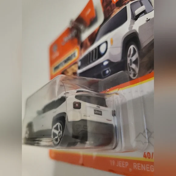 2019 Jeep Renegade Matchbox Car Diecast Metallic White Pearl Shortcard - Picture 6 of 11